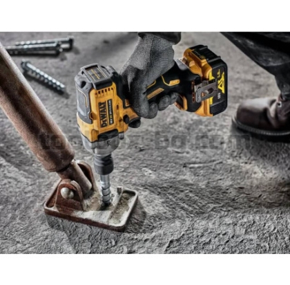 Акумулаторен Гайковерт Dewalt DCF892P2T, 1084 Nm, 760 W, 18V XR с 2 х Батерии 5.0 Ah, Зарядно У-во