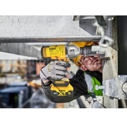 Акумулаторен Гайковерт Dewalt DCF900P2T 18 V, 2 Батерии х 5 Ач, Зарядно Устройство, Куфар