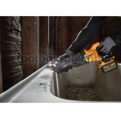 Акумулаторен Прав Трион Dewalt DCS386NT 18 V, Без Батерия и Зарядно У-во.