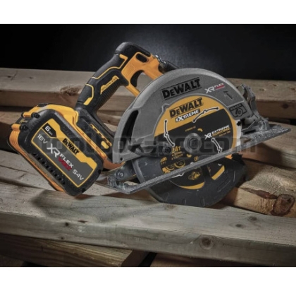 Акумулаторен Циркуляр Dewalt DCS573NT 18 V + Куфар, Без Зарядно Устройство и Батерия.