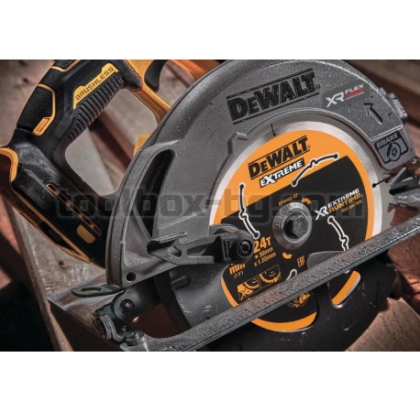 Акумулаторен Циркуляр Dewalt DCS573NT 18 V + Куфар, Без Зарядно Устройство и Батерия.