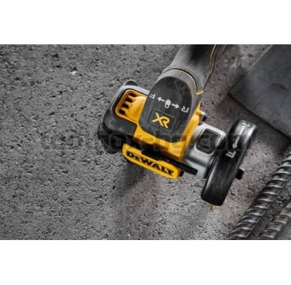 Акумулаторен Циркуляр за Метал Dewalt DCS438N 18 V Без Зарядно Устройство и Батерии