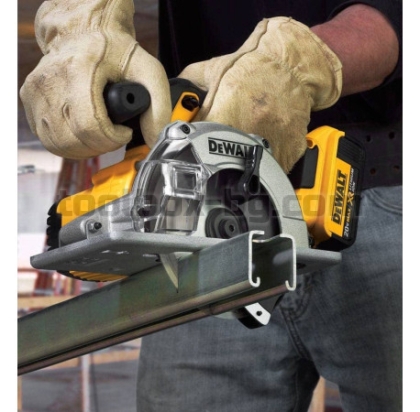 Акумулаторен Ръчен Циркуляр за Метал Dewalt DCS373N 18 V Без Зарядно Устройство и Батерии