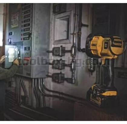 Акумулаторен LED Фенер Dewalt DCL043 18 V Без Зарядно Устройство и Батерии