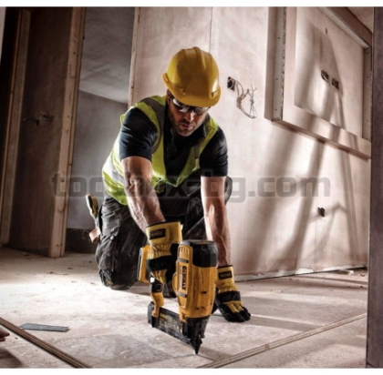 Акумулаторен Пистолет за Пирони Dewalt DCN662N, 18 V, Без Батерия и Зарядно У-во.