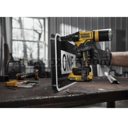 Акумулаторна Нитачка Dewalt DCF403NT 18V XR