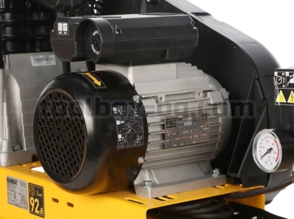 Монофазен Компресор 3 к.с., 10 бара, 200 л, Dewalt DXCMB3M201HE