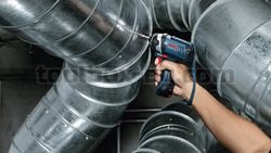 Акумулаторен ударен гайковерт Bosch GDR 12V-110, Батерия и Зарядно устройствo
