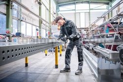 Акумулаторен прав шлайф Bosch GWG 12V-50 S без батерия и зарядно устройство