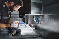 Акумулаторна лампа Bosch GLI 12V-330 Professional - батерия и зарядно устройство не са включени