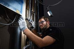 Акумулаторна лампа Bosch GLI 12V-330 Professional - батерия и зарядно устройство не са включени