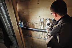 Акумулаторна лампа Bosch GLI 12V-330 Professional - батерия и зарядно устройство не са включени