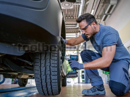 Акумулаторен ударен гайковерт Bosch GDS 18V-450 PC, 450 Nm, 1/2 + 2 х ProCORE18V 4.0Ah батерии и Бързозарядно устройство GAL 18V-40 Professional