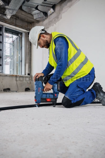 Акумулаторен пистолет за пирони Bosch GNB 18V-40 без батерия и зарядно устройство в Куфар XL-BOXX