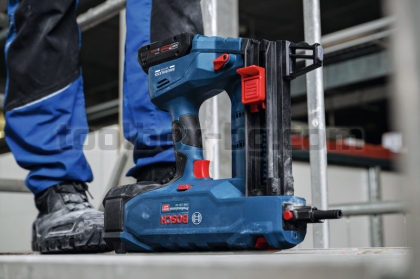 Акумулаторен пистолет за пирони Bosch GNB 18V-40 без батерия и зарядно устройство в Куфар XL-BOXX