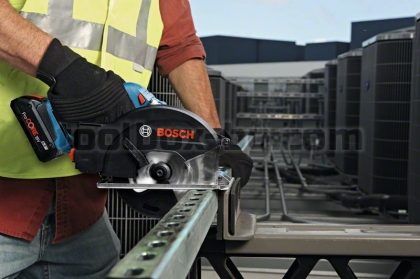 Акумулаторен циркуляр за метал Bosch GKM 18V-50 Без батерия и зарядно устройство в Куфар L-BOXX