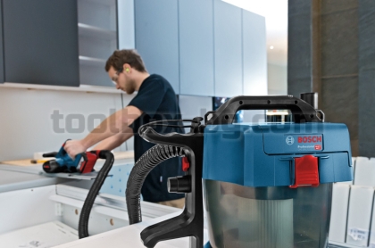 Безжична прахосмукачка за мокро/сухо почистване Bosch GAS 18V-10 L Без батерия, зарядно устройство + комплект асесоари
