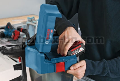 Безжична прахосмукачка за мокро/сухо почистване Bosch GAS 18V-10 L Без батерия, зарядно устройство + комплект асесоари