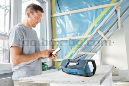 Радио Bosch GPB 18V-2 C Без батерия и зарядно