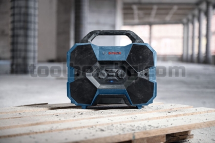 Безжичнa тонколона Bosch GPB 18V-6 C с Bluetooth Батерия и зарядно не са включени