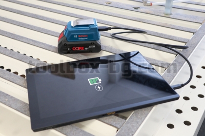 USB адаптер Bosch GAA 18V-48 без батерия и зарядно устройство в картонена кутия