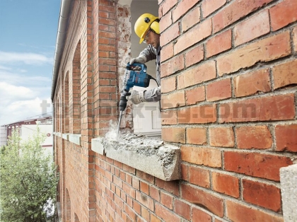 Къртач Bosch GSH 7 VC Professional с патронник SDS-max, в куфар 