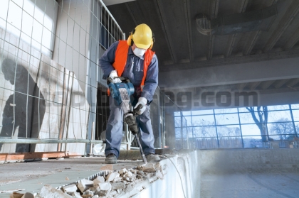 Къртач Bosch GSH 11 VC Professional с патронник SDS-max, в куфар 