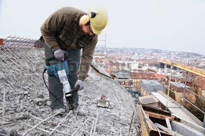Къртач Bosch GSH 11 VC Professional с патронник SDS-max, в куфар 