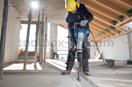 Къртач Bosch GSH 11 VC Professional с патронник SDS-max, в куфар 
