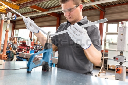 Пистолет за горещ въздух Bosch GHG 23-66 с аксесоари в Куфар L-BOXX 136