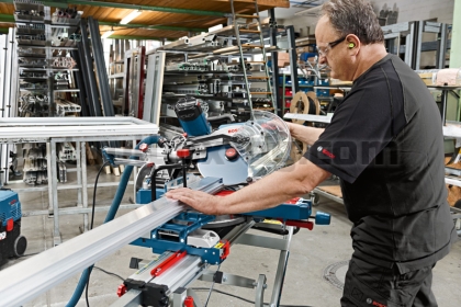 Професионален настолен циркуляр Bosch GCM 12 SDE
