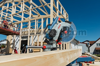 Професионален настолен циркуляр Bosch GCM 12 SDE