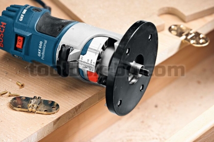 Фреза за кантове Bosch GKF 600 Professional в куфар