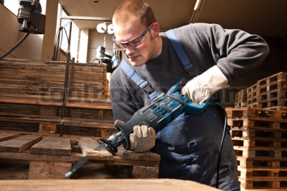 Саблен трион Bosch GSA 1300 PCE Professional в куфар