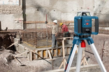 Ротационен лазер Bosch GRL 400 H с батерия GR 240 в куфар