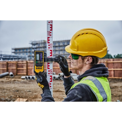 Ротационен лазер DeWALT DCE080D1RS, червен 18V, 1x 2.0 Ah батерия и зарядно устройство в TSTAK куфар