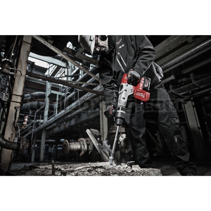 Перфоратор Milwaukee FUEL SDS-max M18CHM-0 без батерия и зарядно в картонена кутия