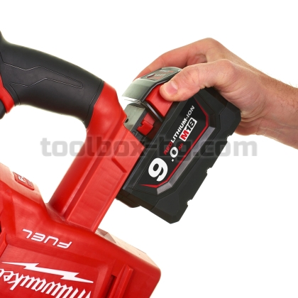 Перфоратор Milwaukee FUEL SDS-max M18CHM-0 без батерия и зарядно в картонена кутия