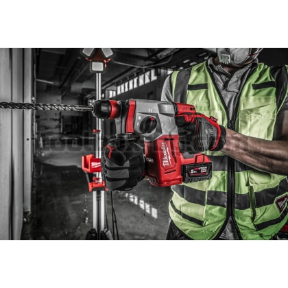 Перфоратор Milwaukee M18 BLHX-502X, 2x 5.0 Ah + Зарядно в HD Куфар