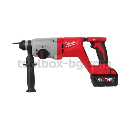 Milwaukee M18™ SDS-plus 26 мм с D-образна Дръжка 2x M18 B4 Батерии, Зарядно устройство M12-18 C и HD Куфар