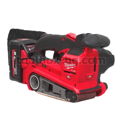 Акумулаторен лентов шлайф Milwaukee FUEL M18FBTS75-502X, 2x 5.5 HB Зарядно Устройство в HD Куфар